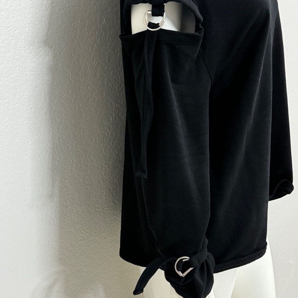 NWOT Very J Open Sleeve Top - Picture 4 of 9